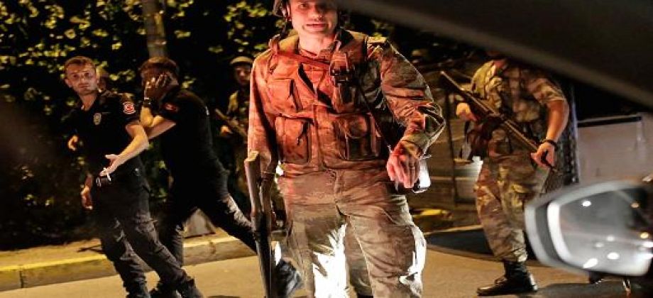 بالصور.. محاولة فاشلة لانقلاب عسكري في تركيا